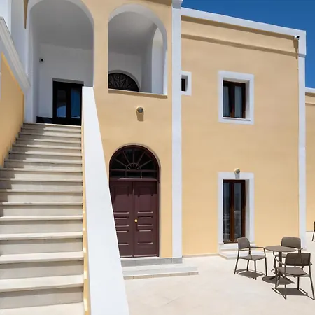 Santorinn Hotel *
