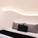 Santorinn Hotel *